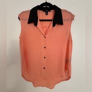 Forever 21 Peach Chiffon Sleeveless Button Up Blouse Black Collar Flowy Top